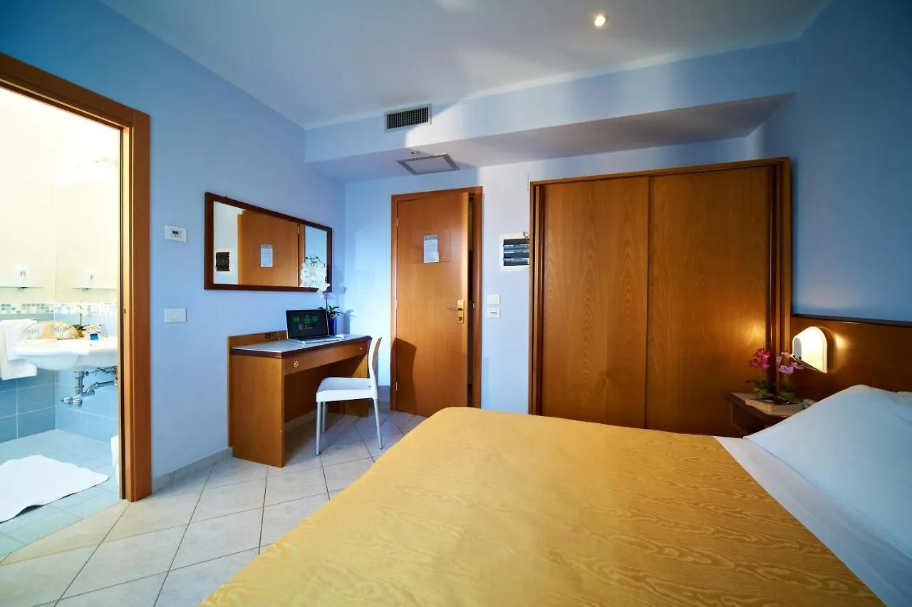 Hotel Sirio Lido di Camaiore 3*,